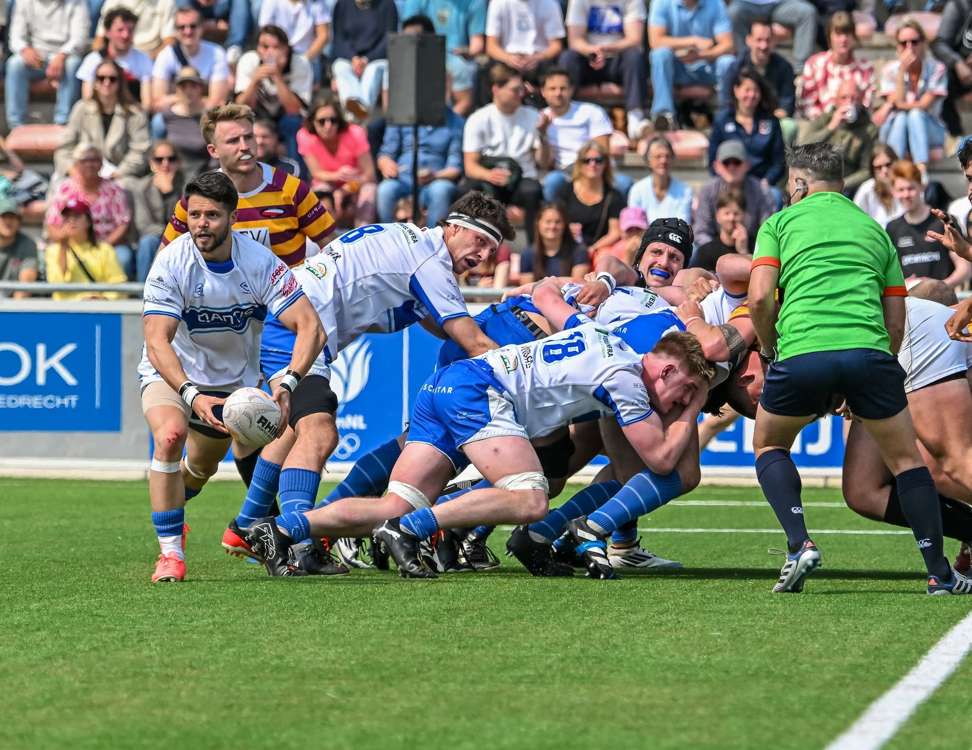 AAC driving maul in front of a packed crowd at Sportpark De Eendracht