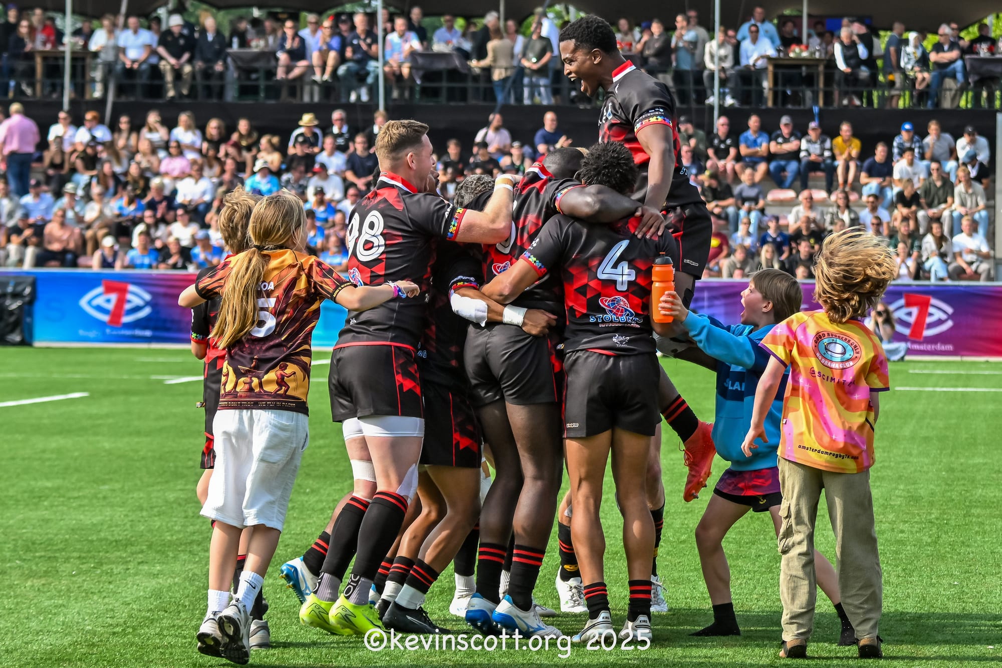 Titans 7s celebrate a try against Scimitar 7s at the 2025 Amsterdam Sevens